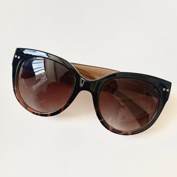 2/$30 Brown Tortoise Round Sunnies Sunglasses - Picture 1 of 4